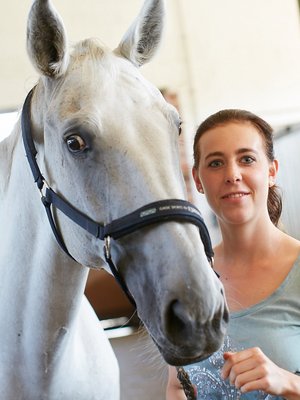 Aline Pätzke with her horse