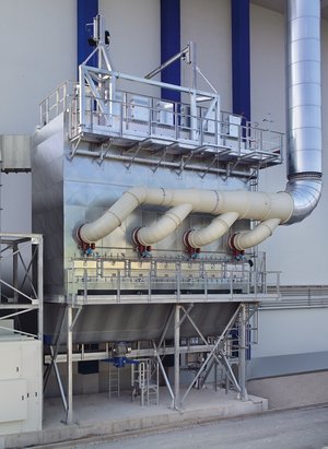 Filter system for standstill ventilation and cleaning of a solid fuel-fired boiler