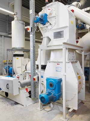 Rotary screen separator as a compact unit