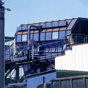 Screening drum for processing shredder waste
