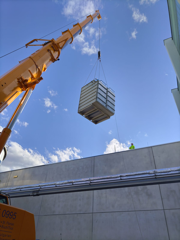 Systems for the extraction of textile washing lines
