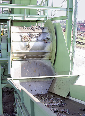 Magnetic drum to separate ferrous from non-ferrous metals and heavy rubbish