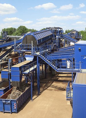 Processing of shredder waste