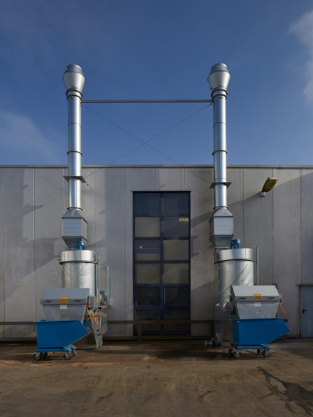 Wet dust extractor type RSA with sludge discharge device